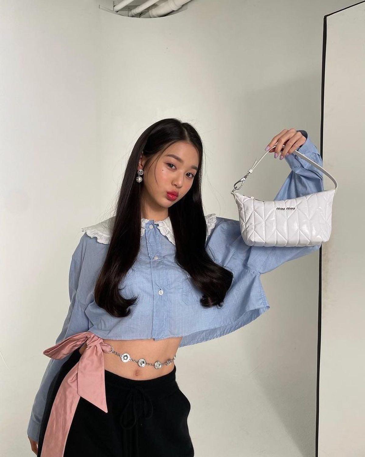 장원영의 인형같은 데일리룩💙🤍 이미지6