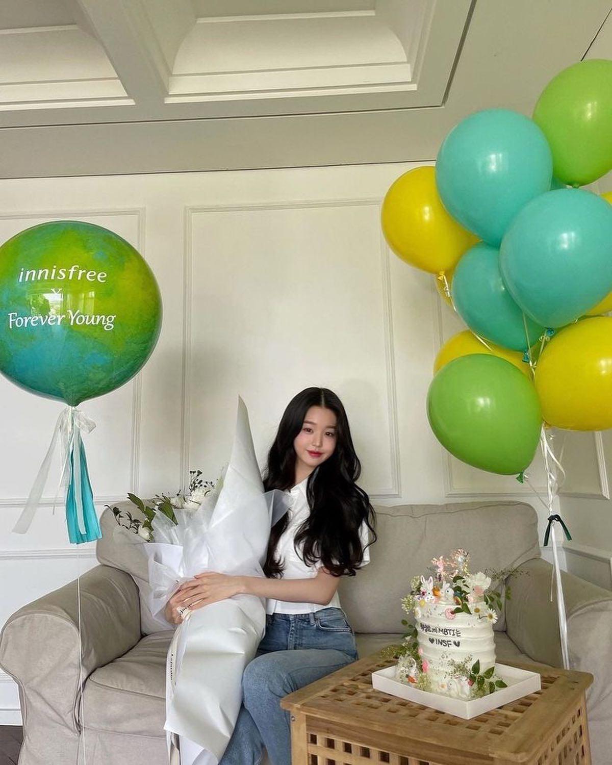 장원영의 인형같은 데일리룩💙🤍 이미지8