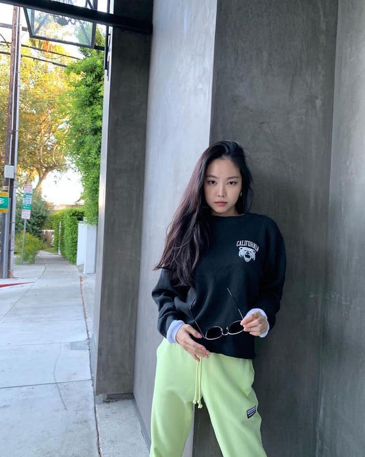 추리닝 핏은 역시 @손나은🖤🤍 이미지7