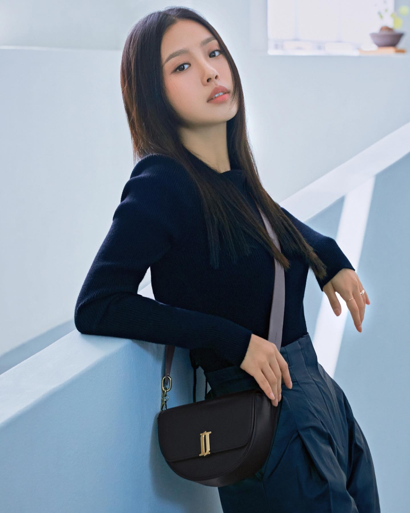 볼수록 예쁜 고민시🖤가을 가방룩 이미지2