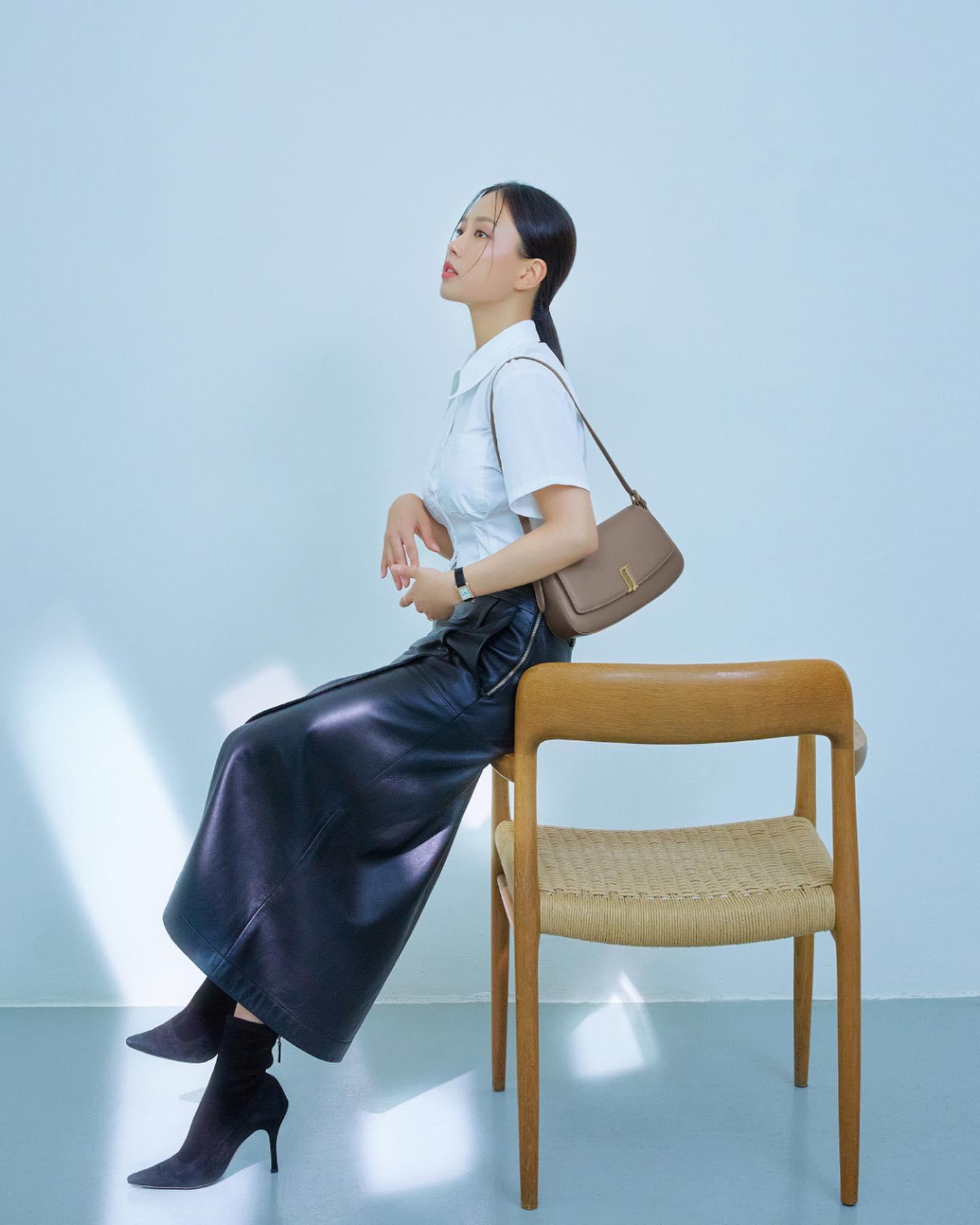 볼수록 예쁜 고민시🖤가을 가방룩 이미지6