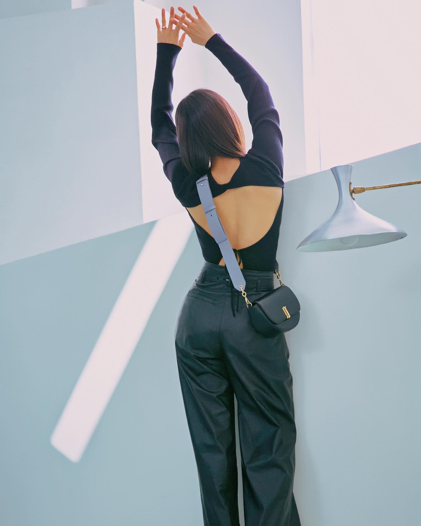 볼수록 예쁜 고민시🖤가을 가방룩 이미지7