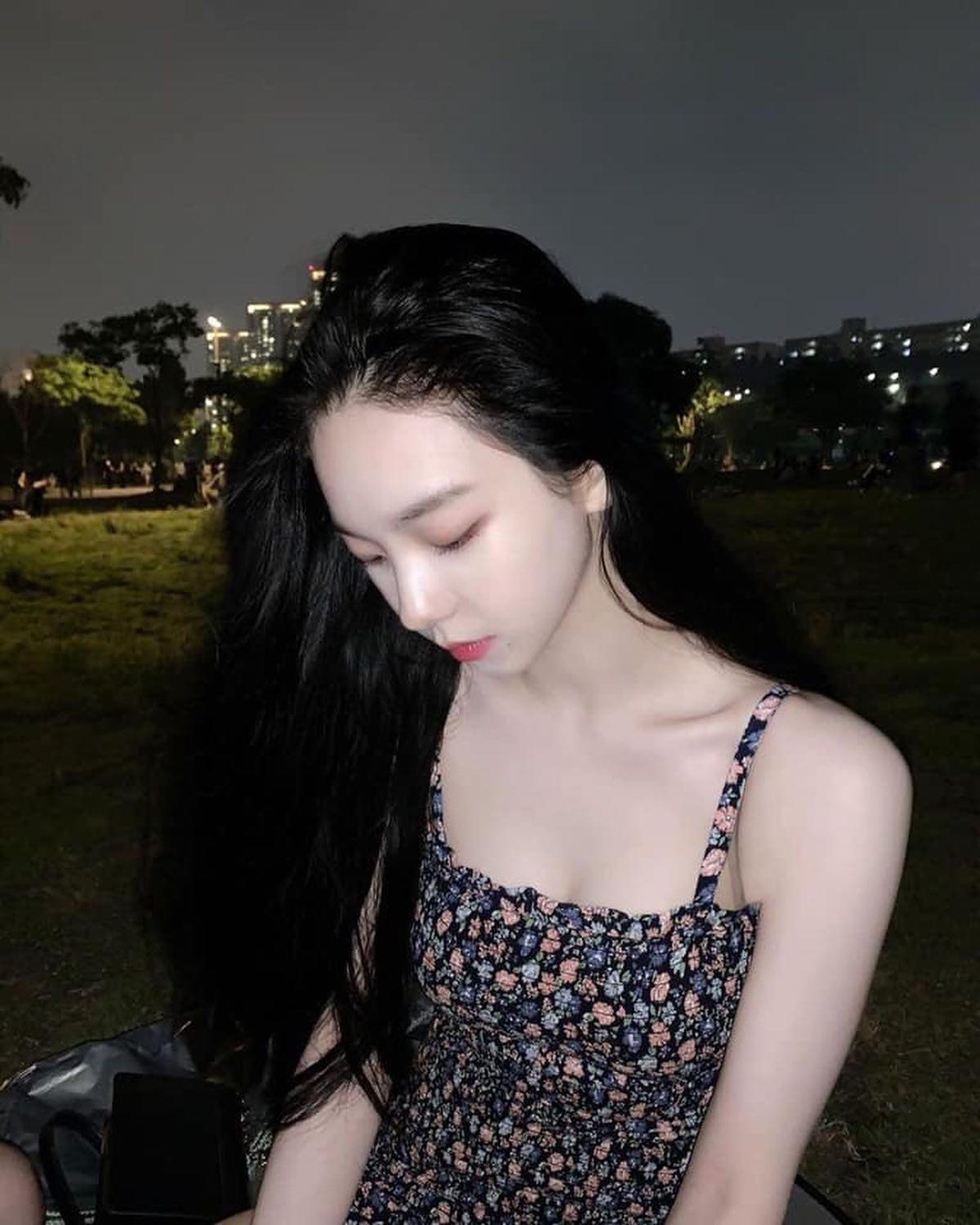 옆라인 비현실적❤️ @카리나 이미지1