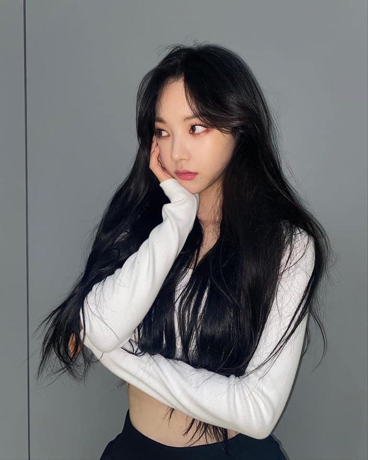 옆라인 비현실적❤️ @카리나 이미지4