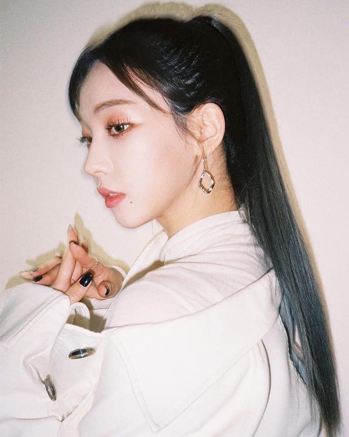 옆라인 비현실적❤️ @카리나 이미지6