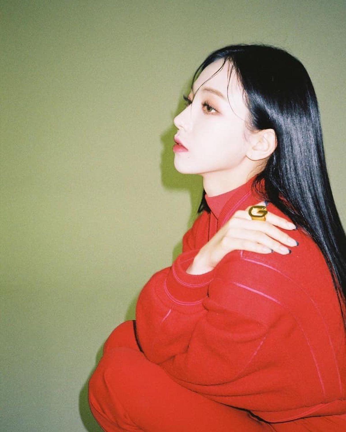 옆라인 비현실적❤️ @카리나 이미지7