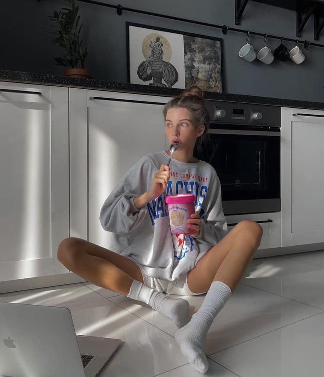 집순이들의 휴가🤍😽💤 이미지2