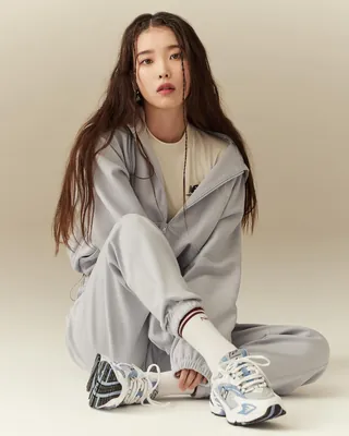 이제 뉴발하면💙🤍아이유 언니 이미지