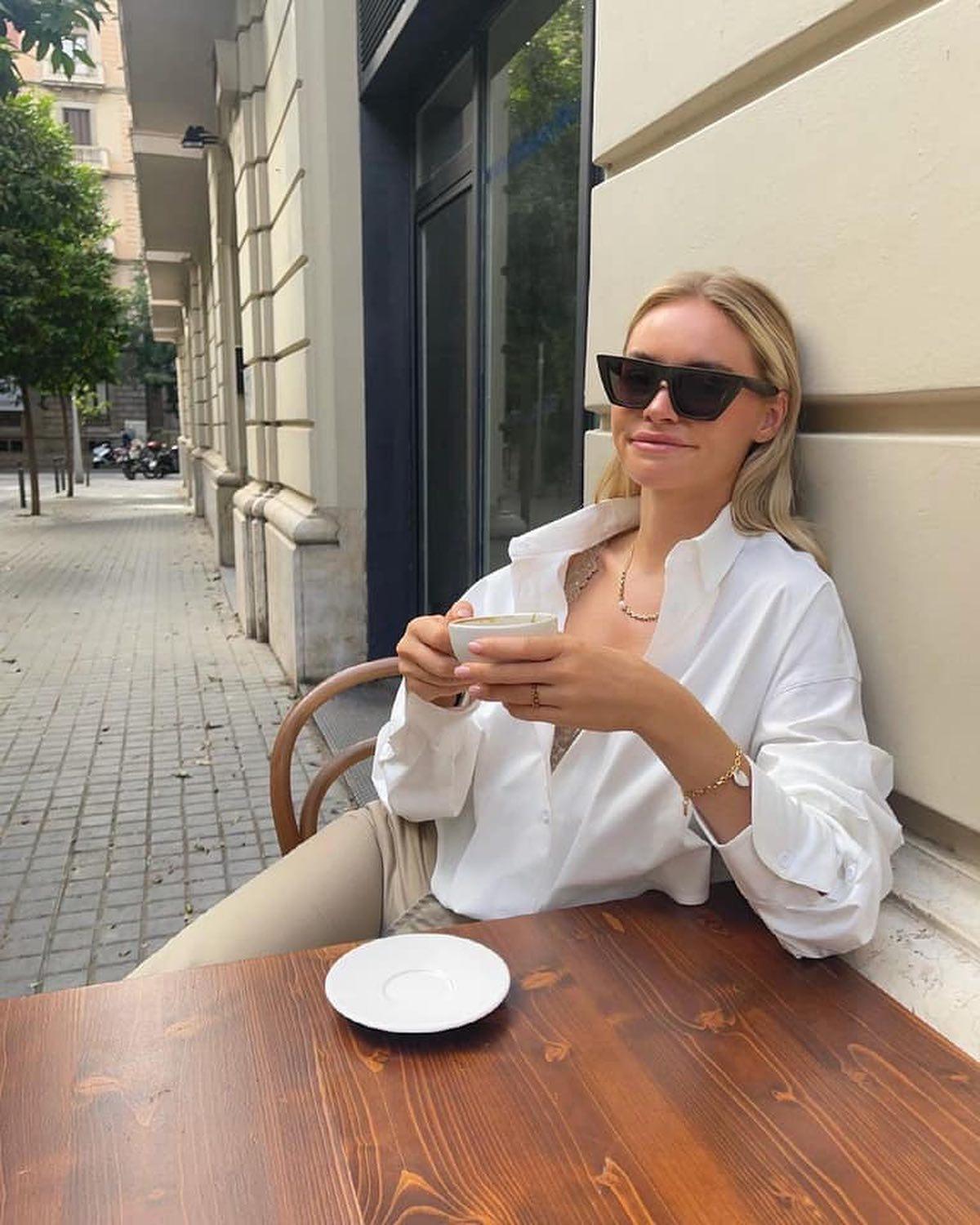 깔끔하게 셔츠 한장👍🏻💙 이미지2