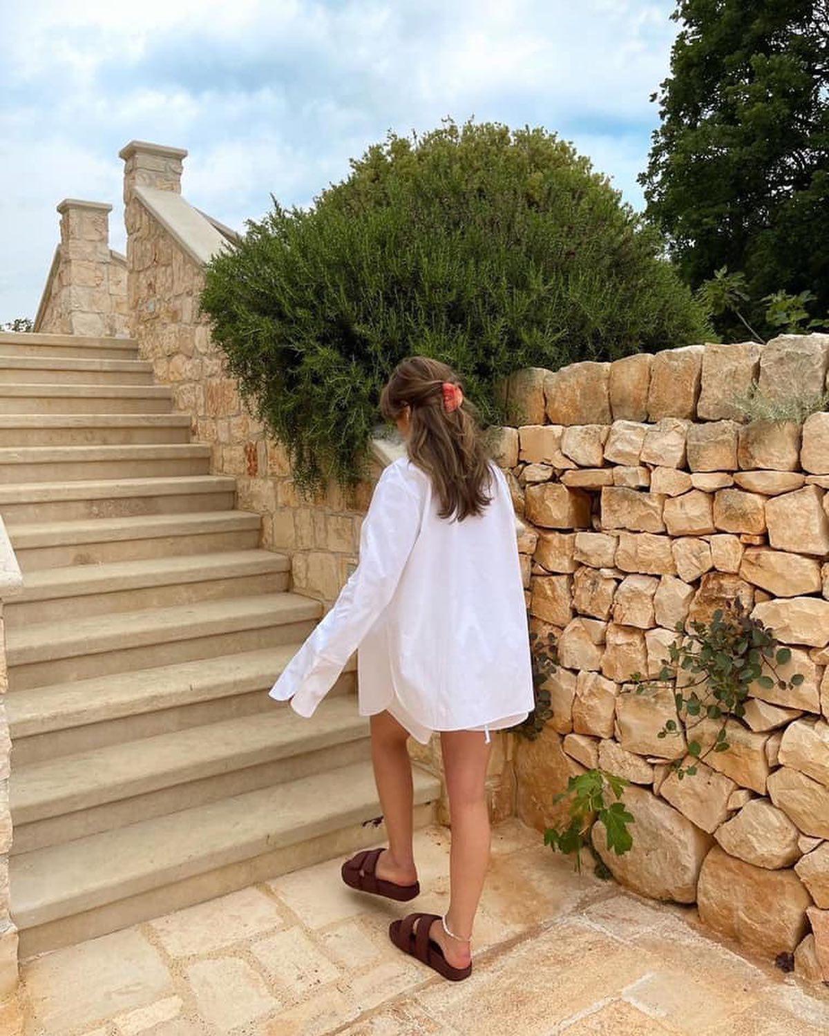 깔끔하게 셔츠 한장👍🏻💙 이미지6