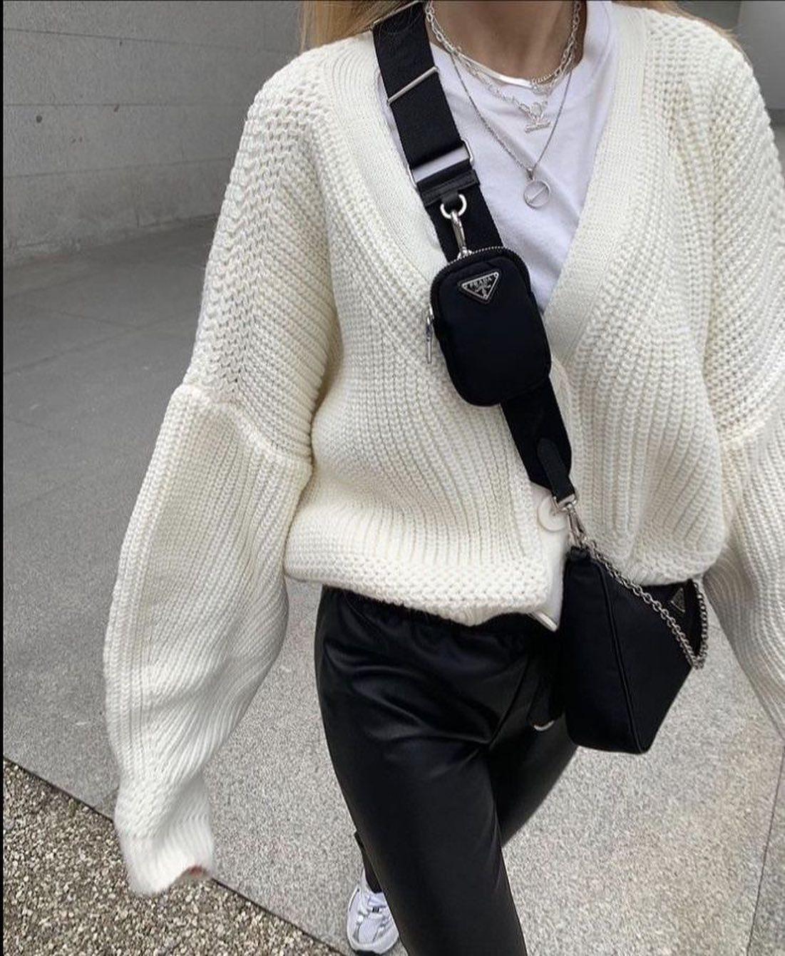 프라다는 역시 나일론 백💞 이미지