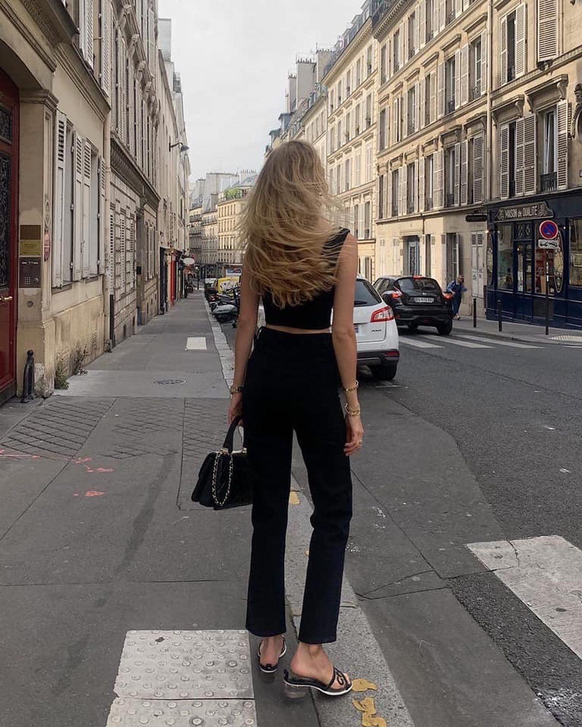 멋진 언니들은 올블랙🖤 이미지6