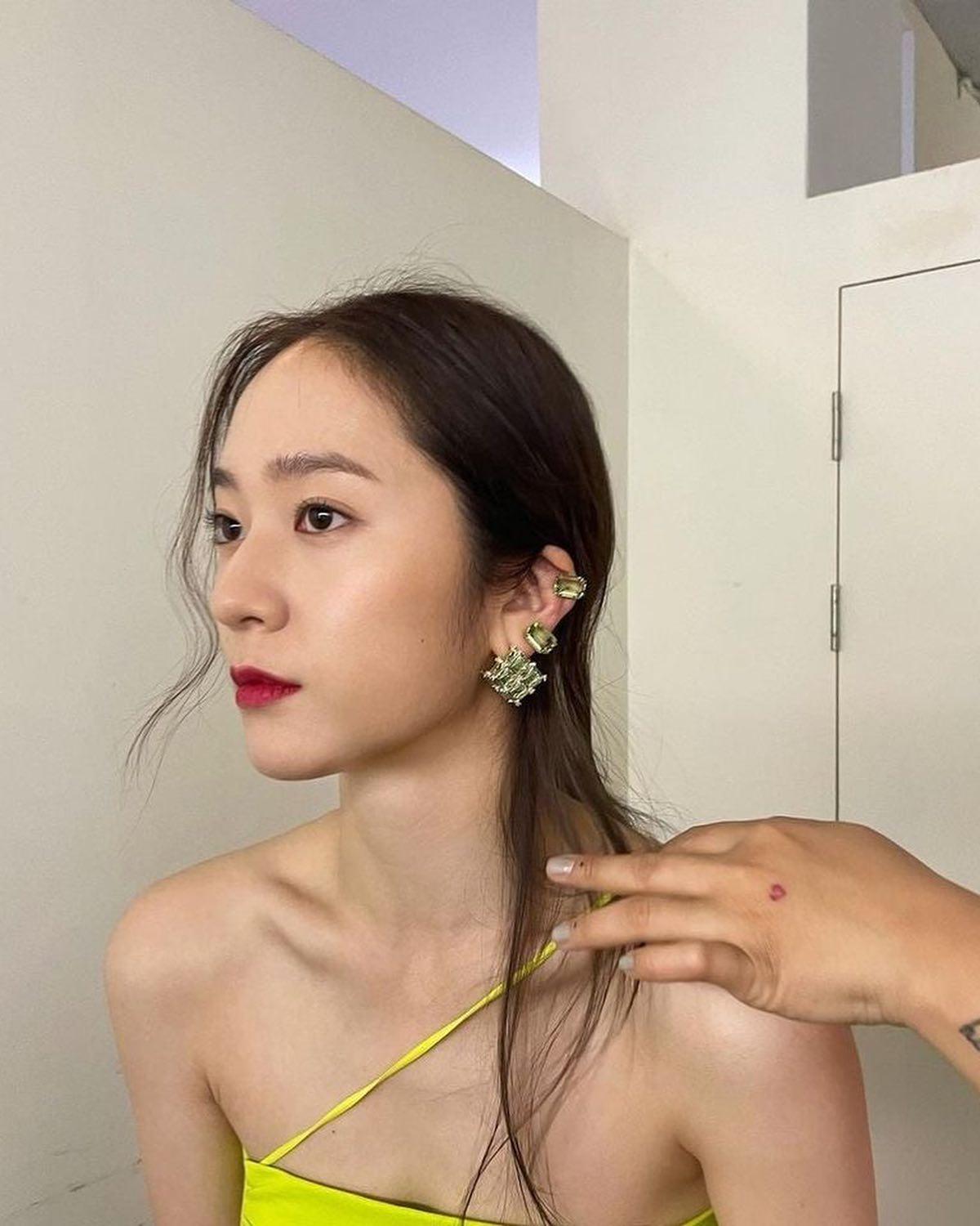 세상이쁜 크리스탈 숄더라인✨🤎 이미지