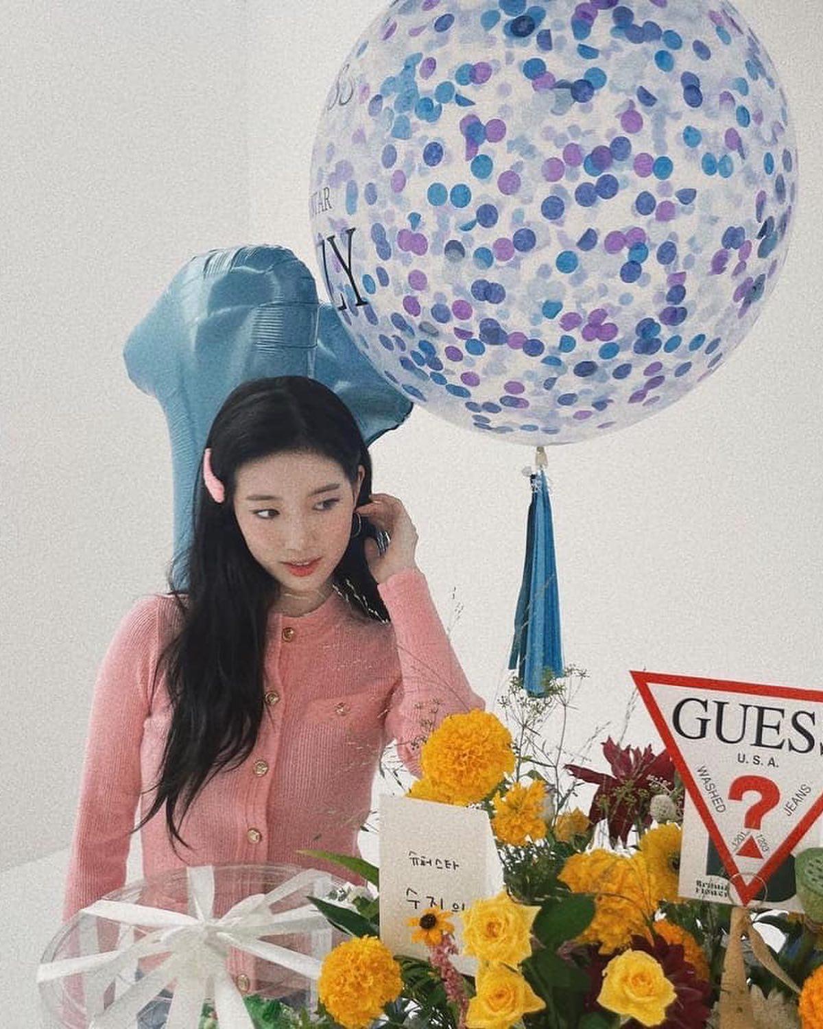 수지 이즈 뭔들💗🤍 이미지7