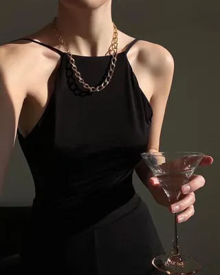 어깨직각러의 민소매핏👀✨🖤 이미지