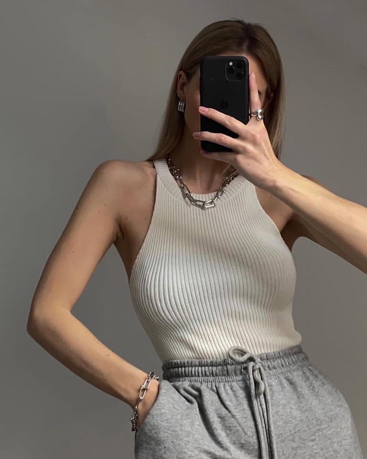 어깨직각러의 민소매핏👀✨🖤 이미지3