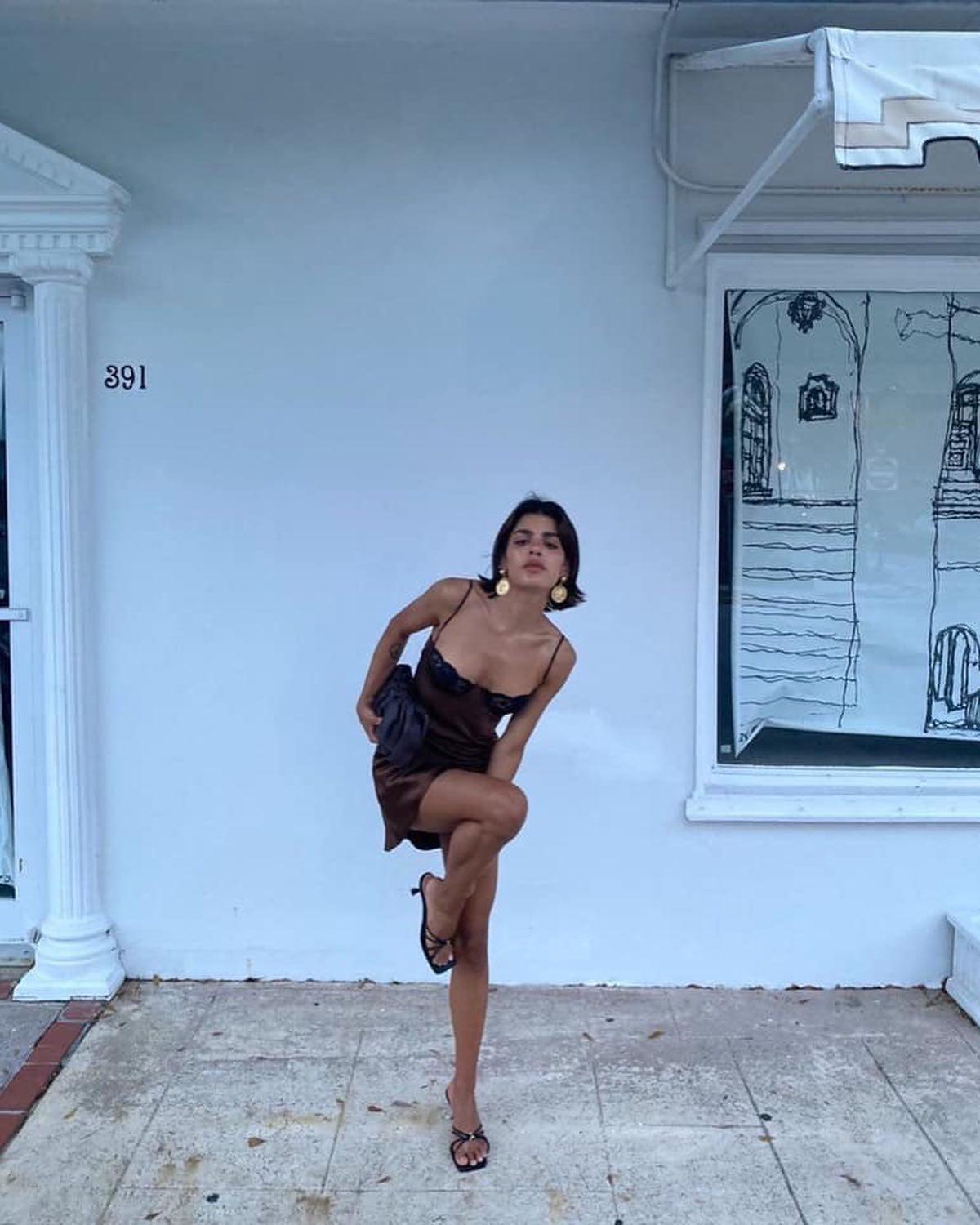 큼지막한 귀걸이로 뽀인트💛 이미지3