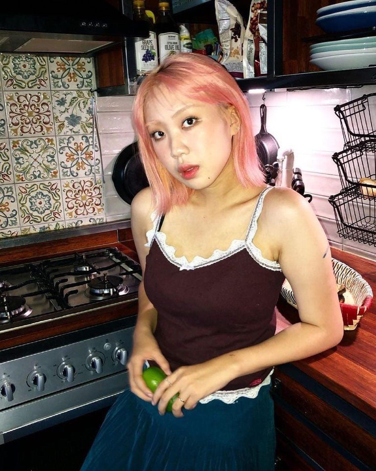 한층 더 과감해지는 이영지🖤😵💫 이미지2