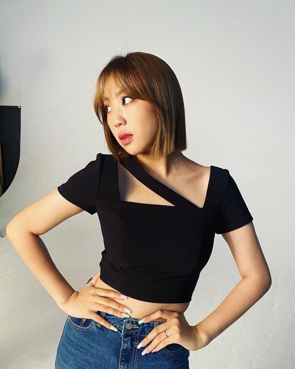 한층 더 과감해지는 이영지🖤😵💫 이미지5