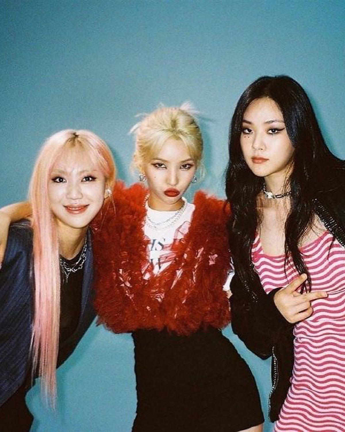 한층 더 과감해지는 이영지🖤😵💫 이미지10