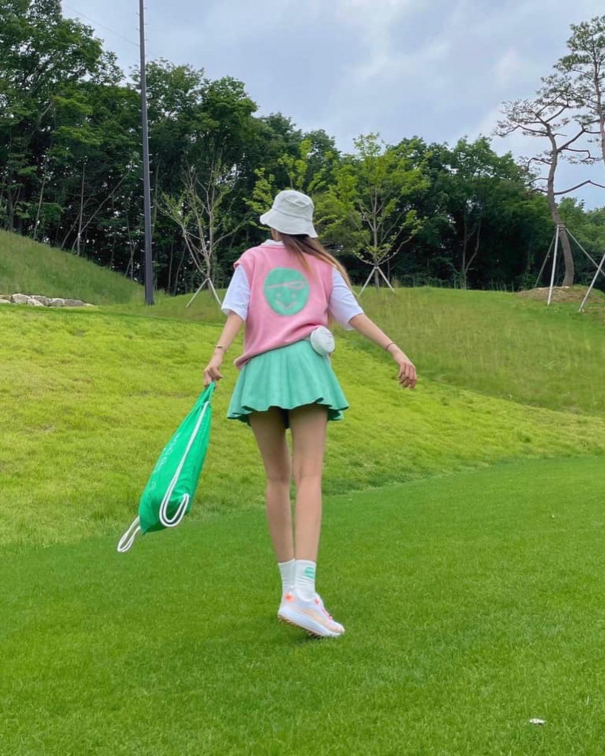 효민의 골프복 패션🤩❤️⛳️ 이미지5