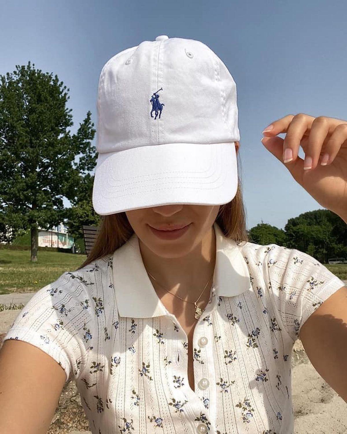볼캡으로 태양 피하기☀️🧢 이미지