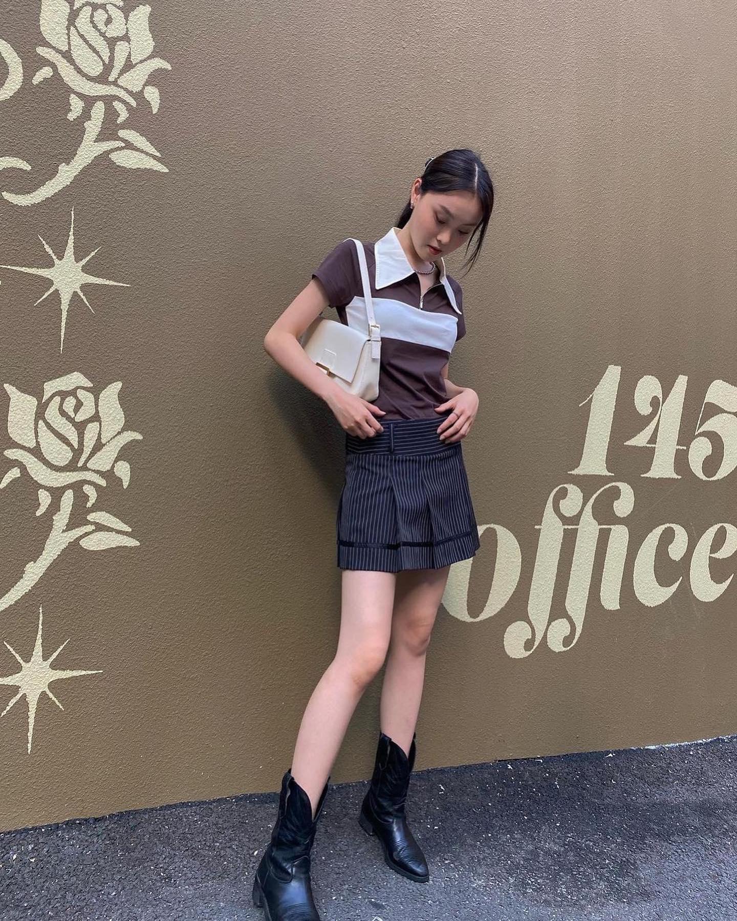 썸머룩 정석🍉🤍반팔티에 숄더백 이미지8