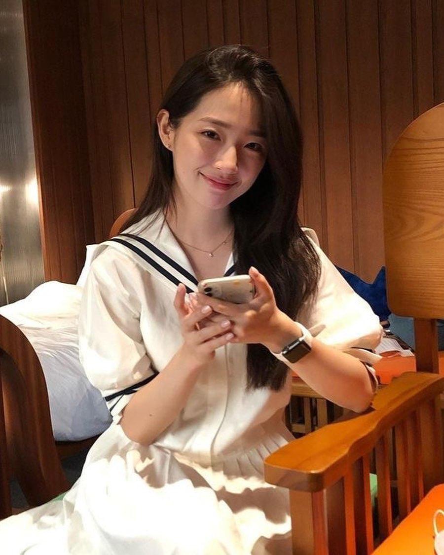 청춘영화 같은 이은재 피드🌼🤍 이미지1