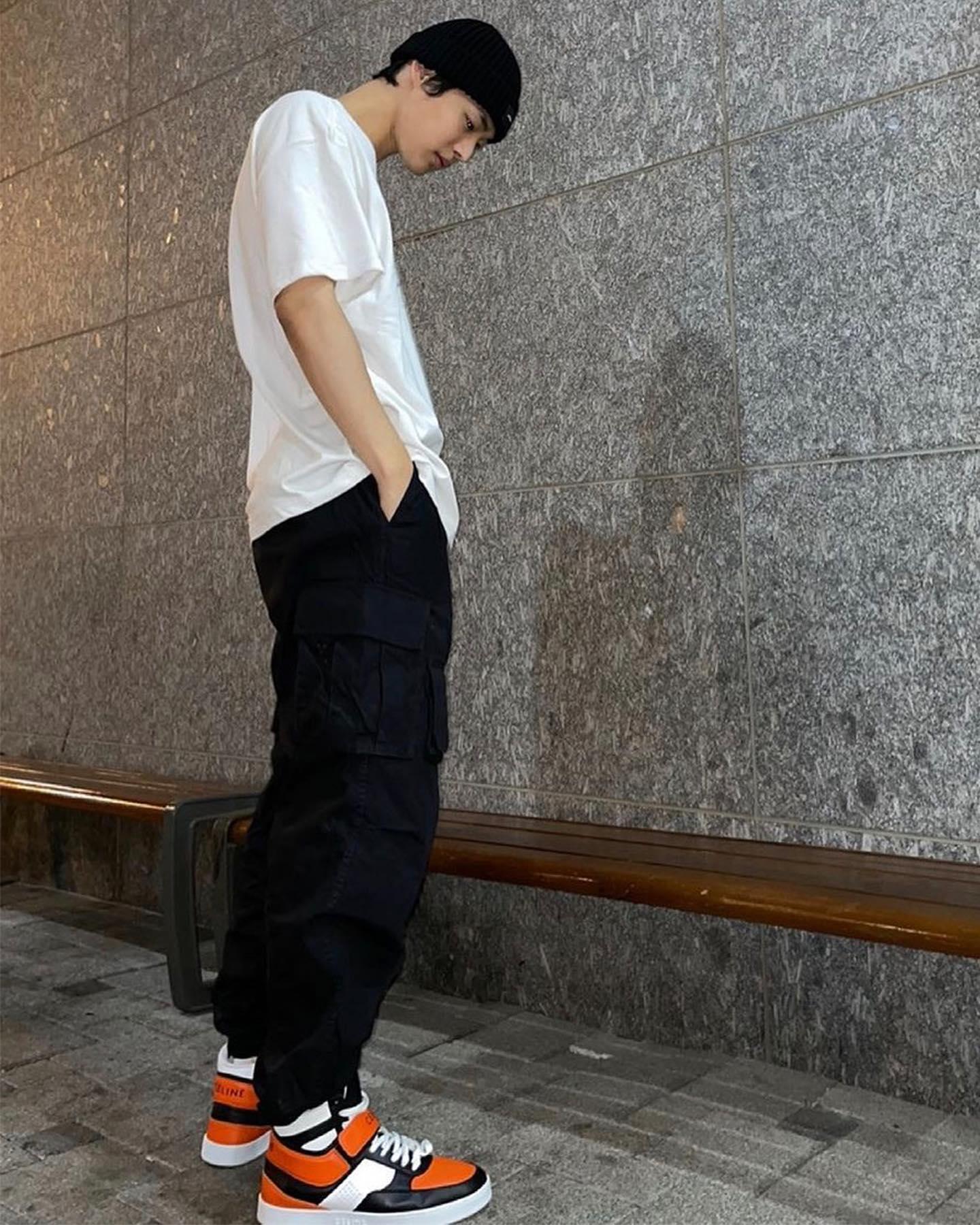 셀린느 스니커즈👟🧡 @참고
여름 남친룩은 이렇게 🤍🖤 #광고 #셀린느 이미지4