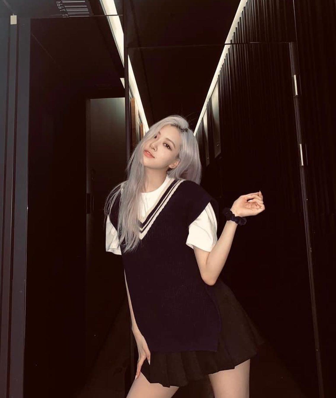 여름에 니트조끼 입는법💗 이미지