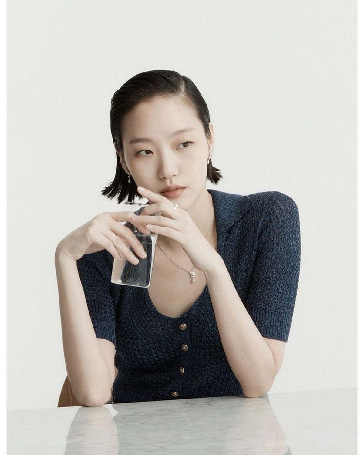 짙어지는 김고은의 분위기🏵🖤 이미지4