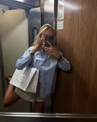 셔츠 가볍게 걸치기💙🤍 이미지