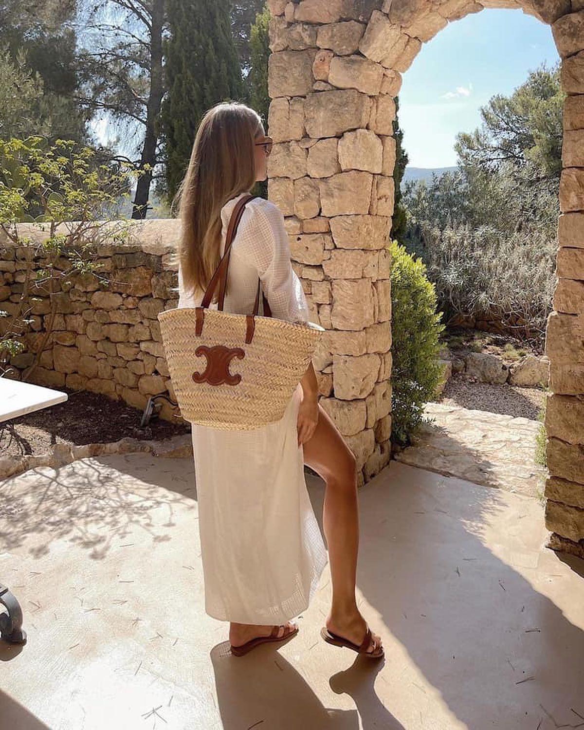 원피스에 샌들신기🩴🤍🖤 이미지4