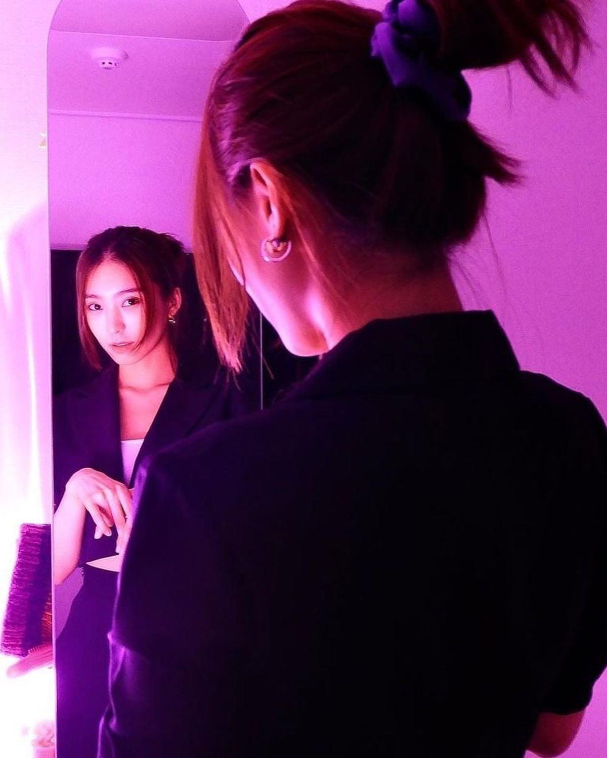 시선강탈 보라의 분위기💜 이미지