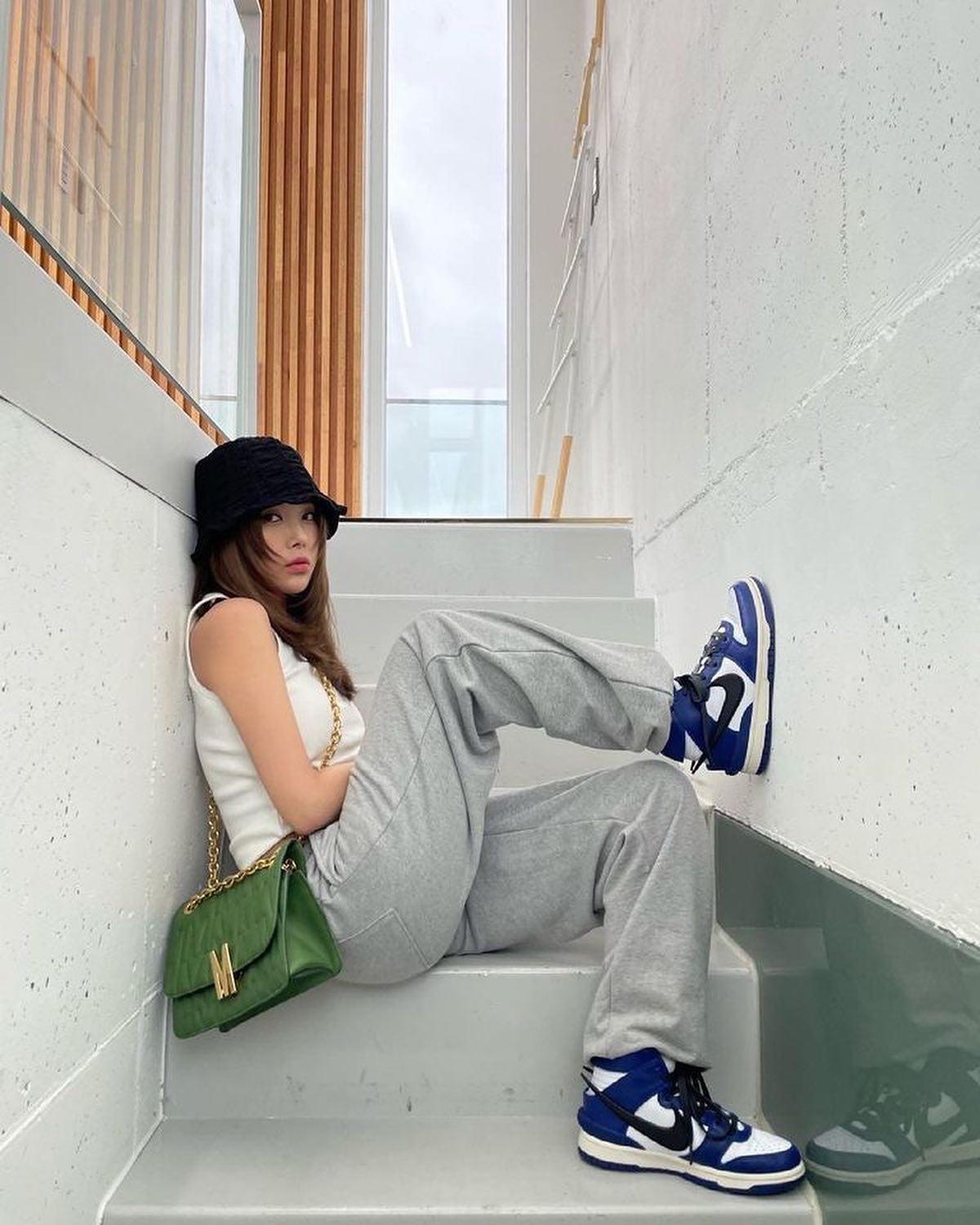 유빈의 스타일리시 데일리💜✨ 이미지1