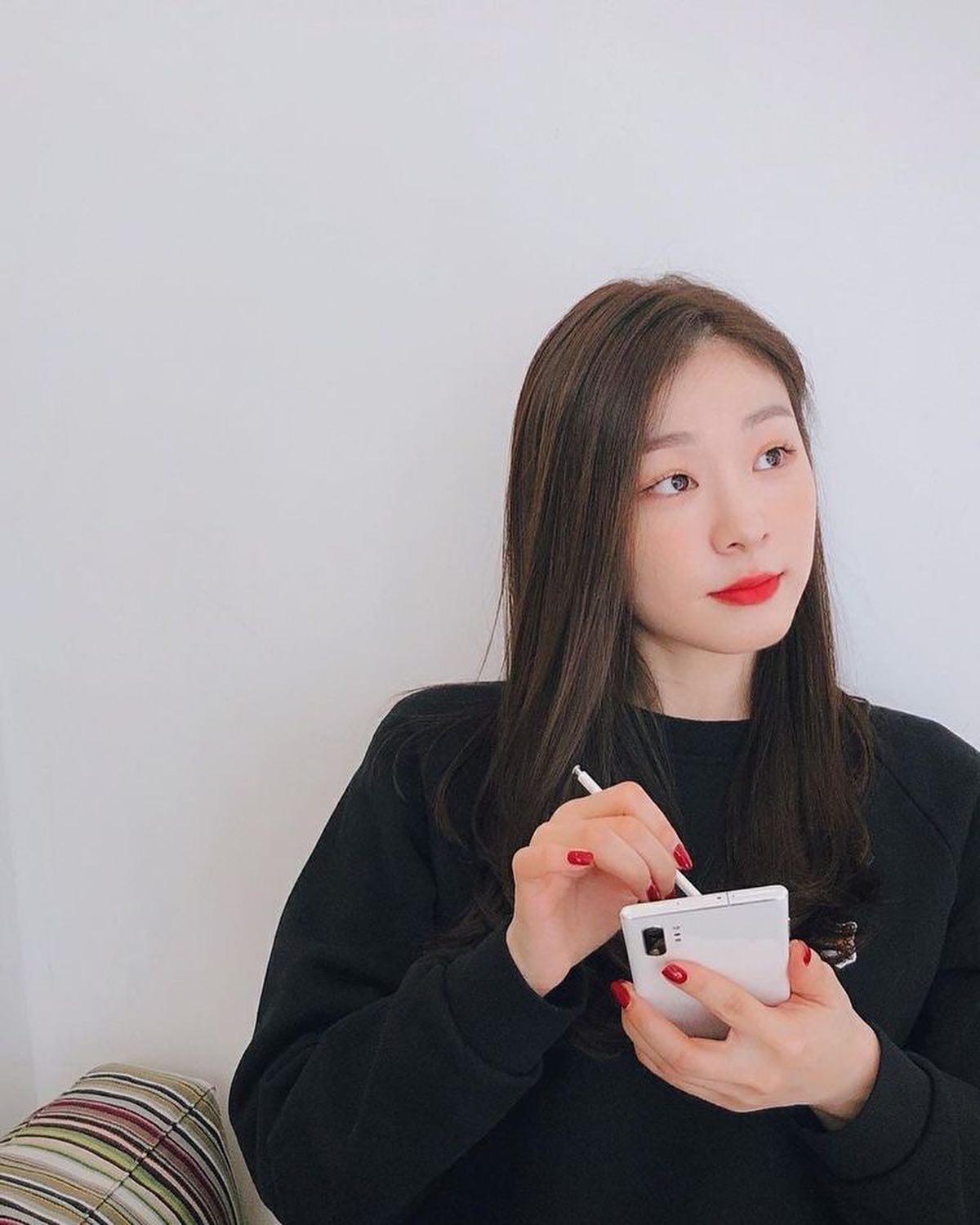 퀸연아의 여전한 금메달 미모🥇 이미지4