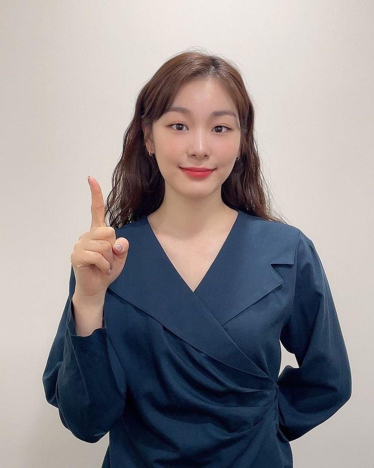 퀸연아의 여전한 금메달 미모🥇 이미지6