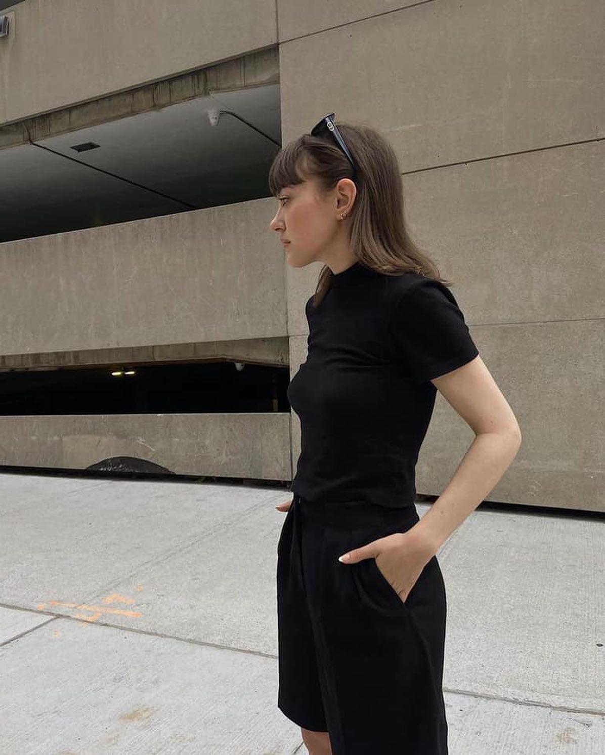 선글라스는 머리에 얹는 맛😎🖤 이미지1