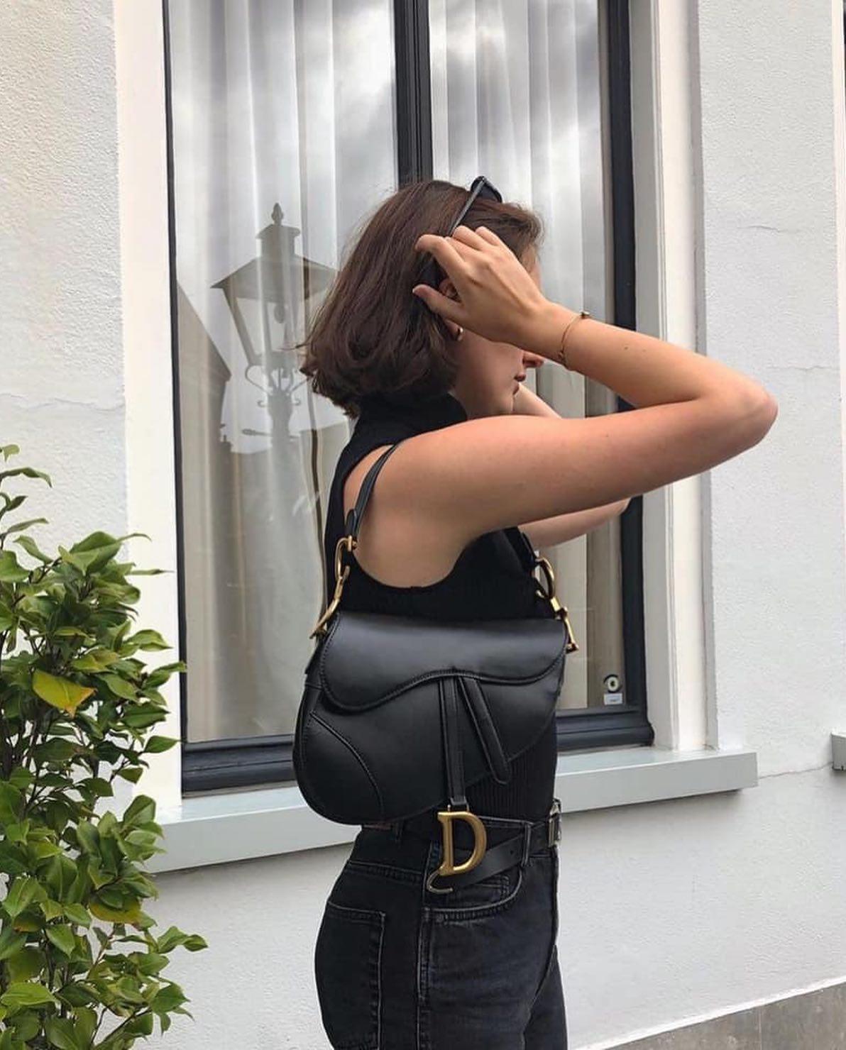 선글라스는 머리에 얹는 맛😎🖤 이미지3