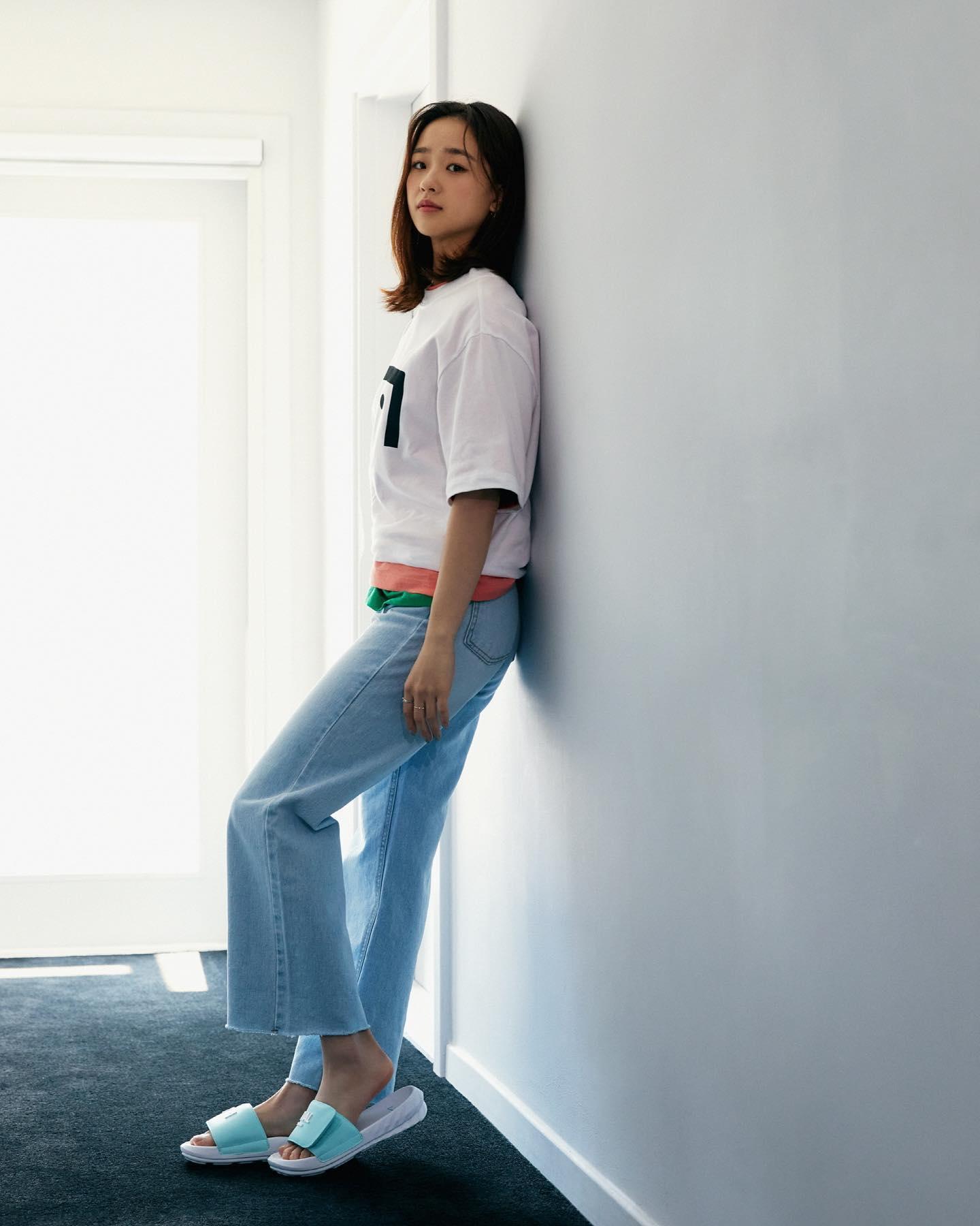 손연재 x 골스튜디오 21SS🧡⚽️
반팔티로 예쁨 다한 언니💜🤍 #광고 #골스튜디오 이미지6