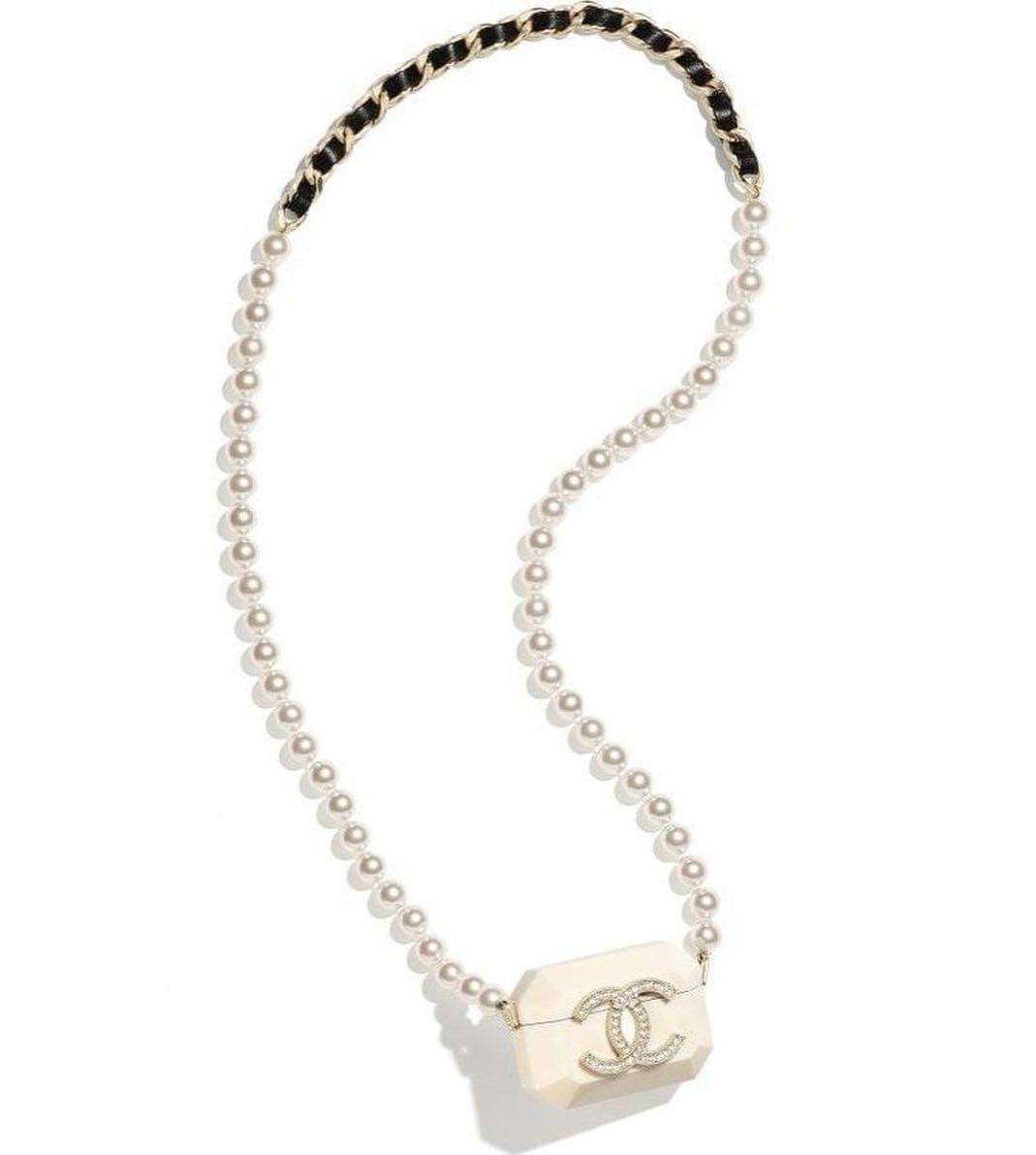 에어팟 넣기엔 아까운 샤넬 신상🖤 이미지4