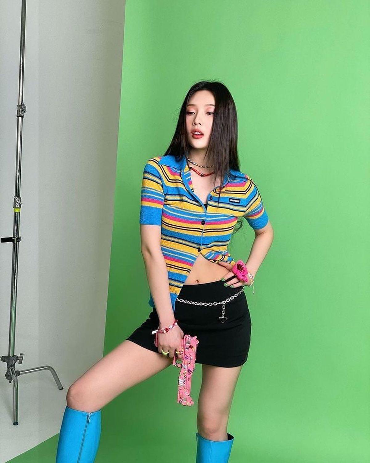 조이의 팔색조 매력 코디센스🌈 이미지2