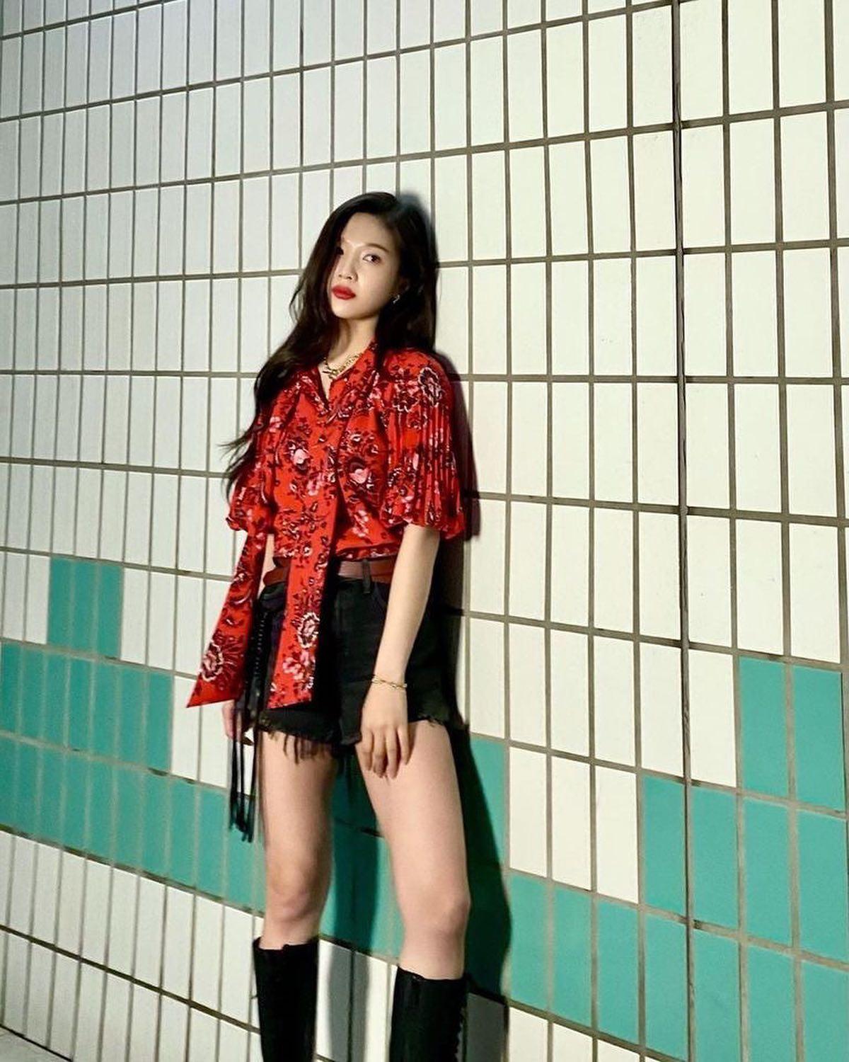 조이의 팔색조 매력 코디센스🌈 이미지6