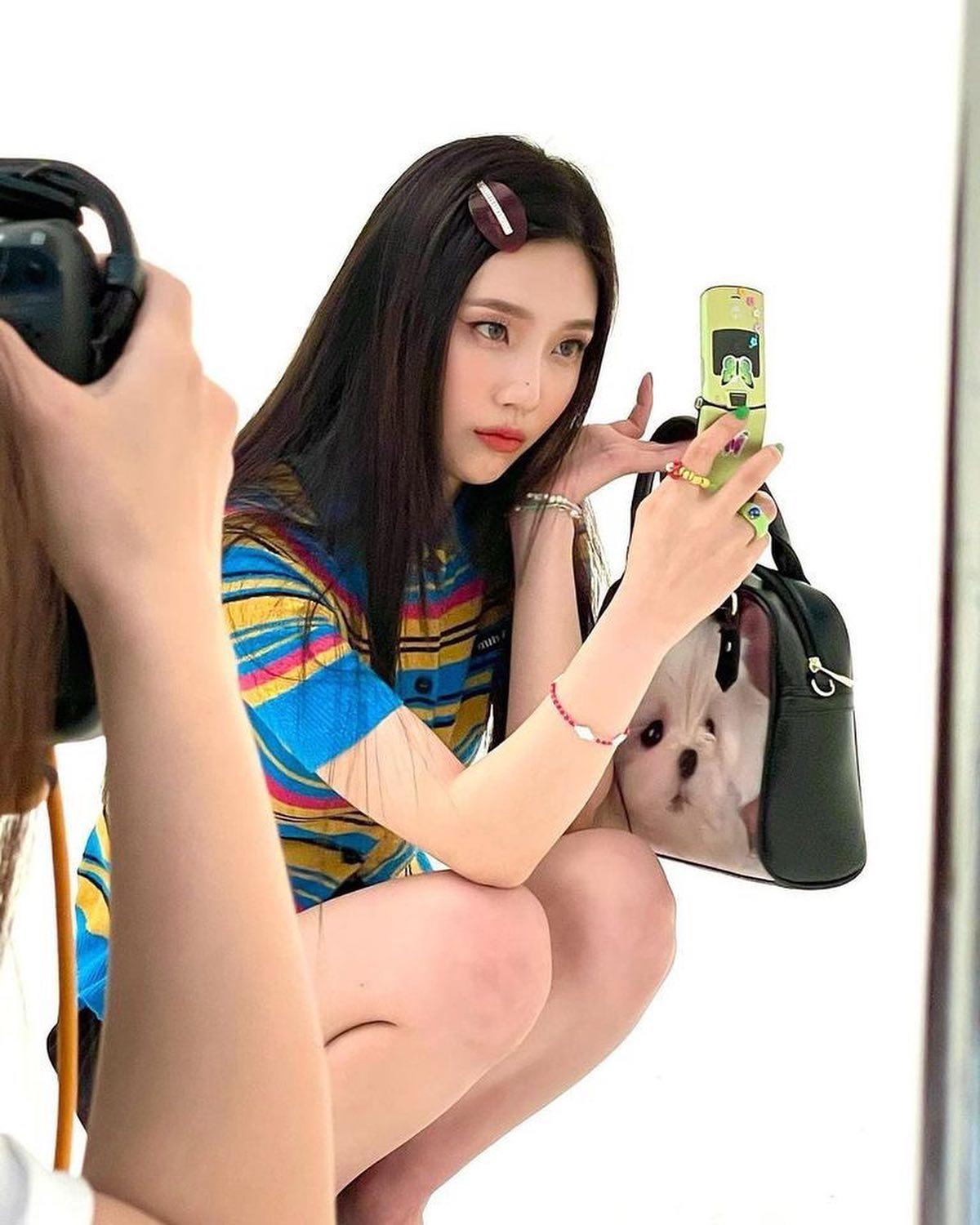 조이의 팔색조 매력 코디센스🌈 이미지9