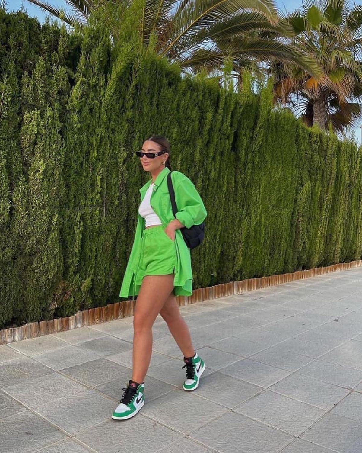 요새 유행🧡🤍셔츠에 밴딩바지 이미지5