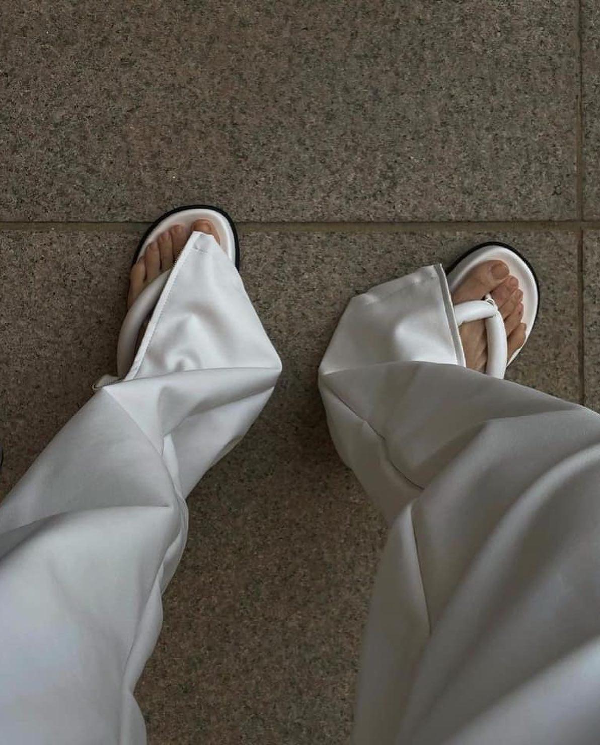 플립플랍도 멋스럽게🤍🩴 이미지6