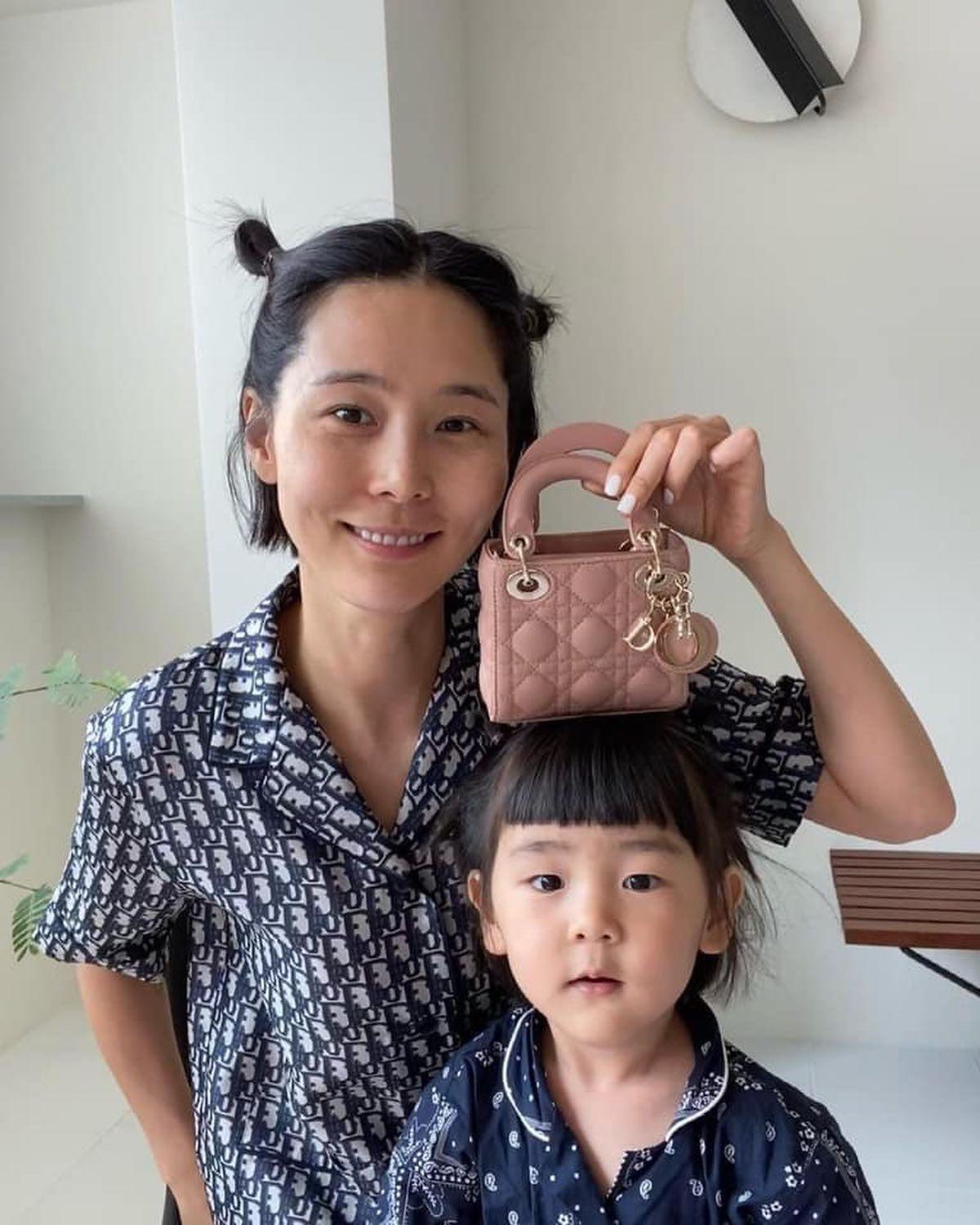 귀여운 디올 마이크로백💗🖤 이미지3