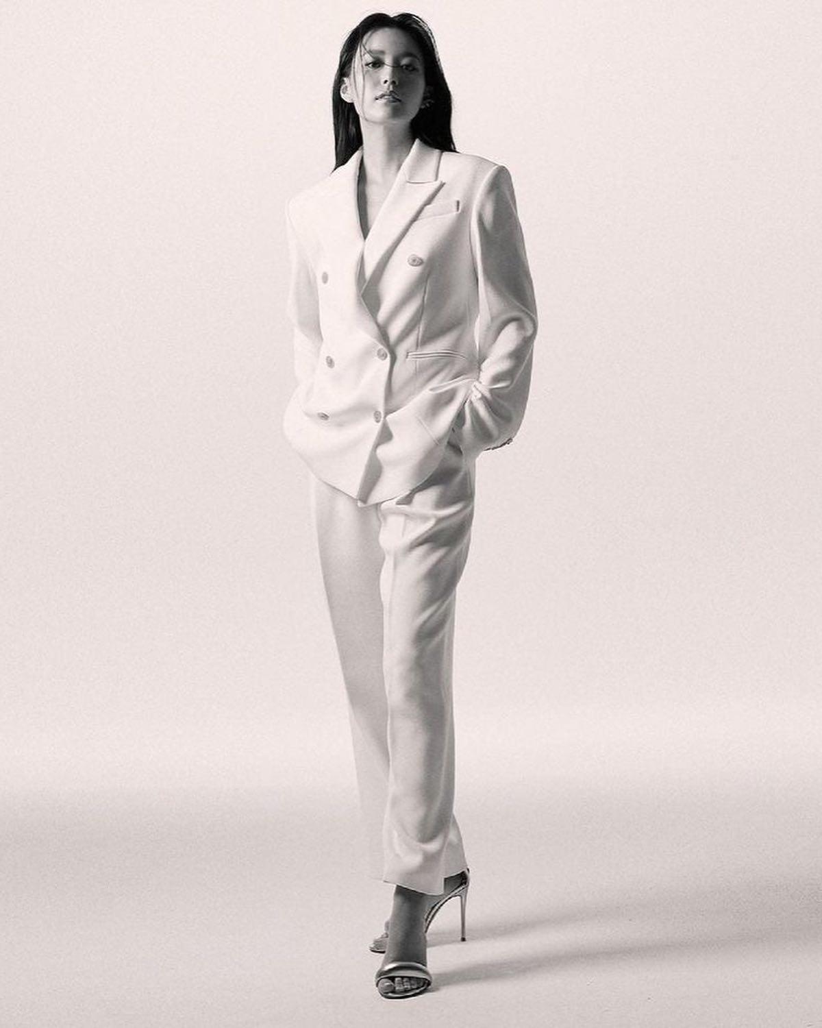 리즈 갱신 거듭하는 효주언니🖤🤍 이미지6