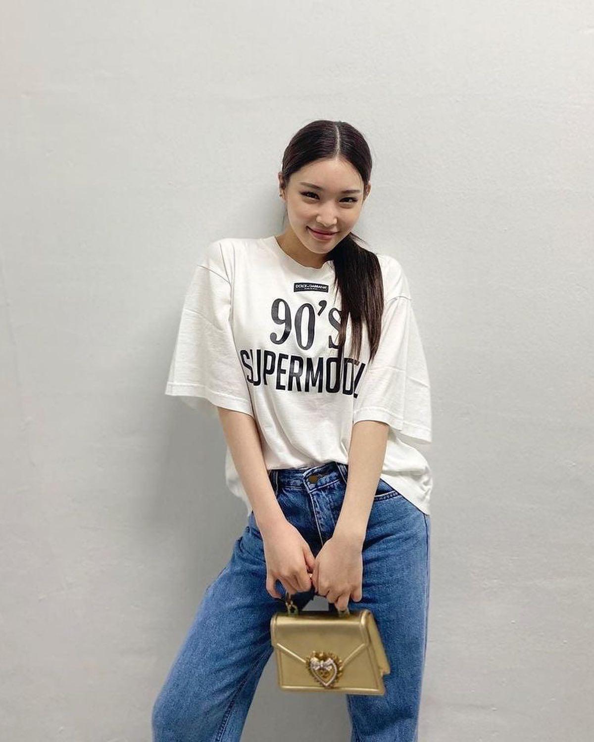 섹시와 귀여움을 넘나드는 청하💜 이미지2