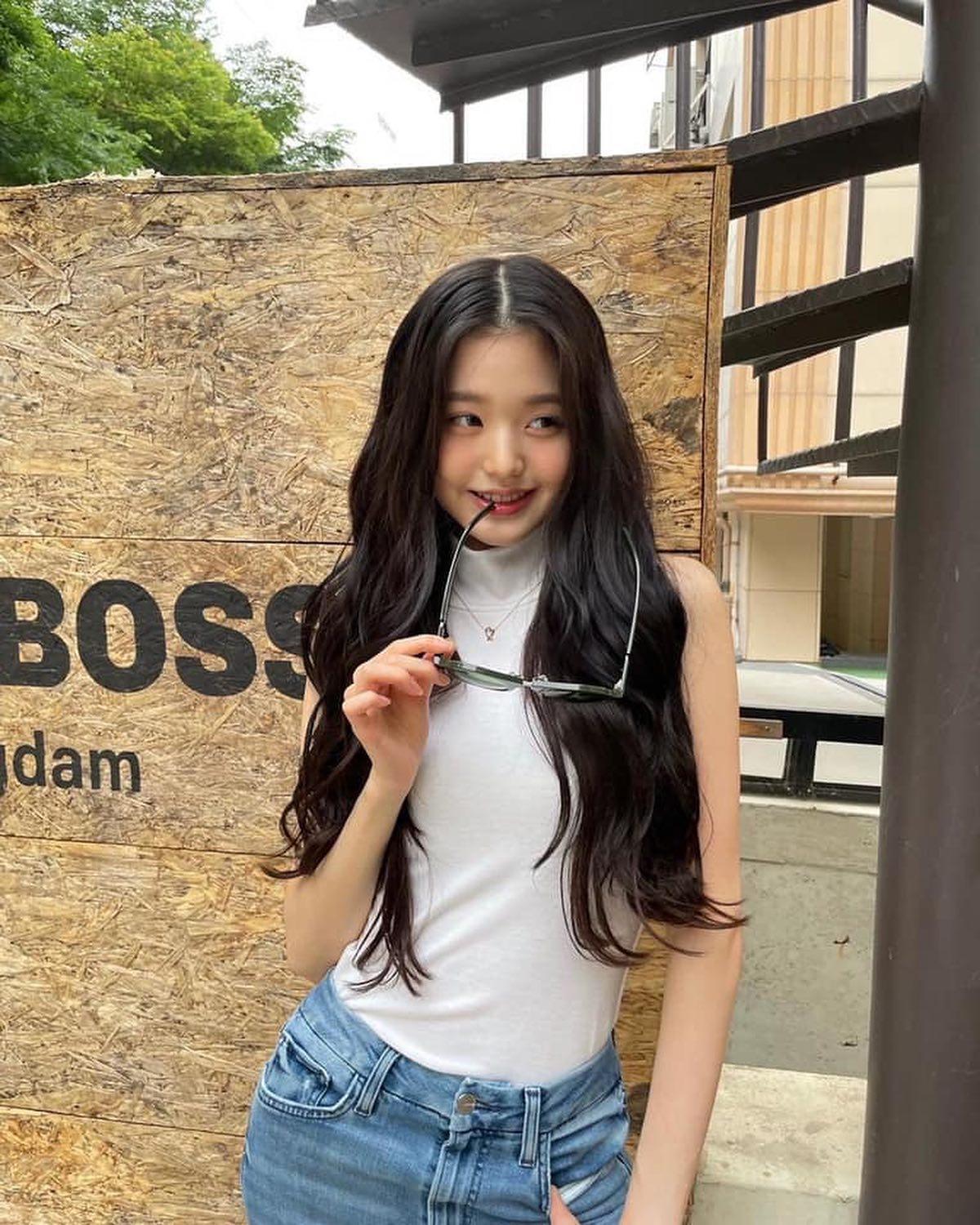 흰티에 청바지 조합🤍👖 이미지